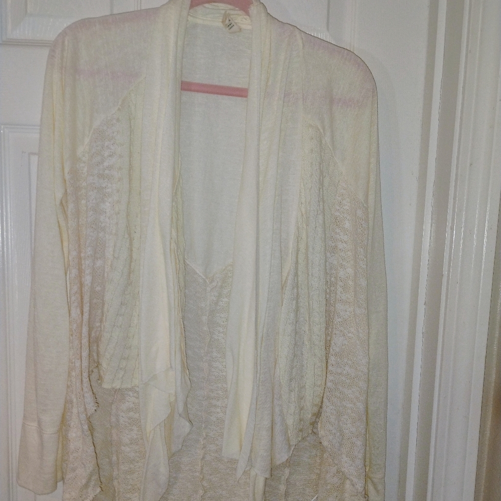Cream Women's Cardigan PTP 20"